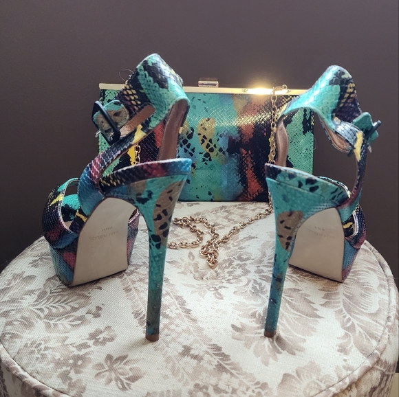 (SOLD) Steve Madden Heels and Matching Clutch Sz 8.5 - Picture 3 of 8